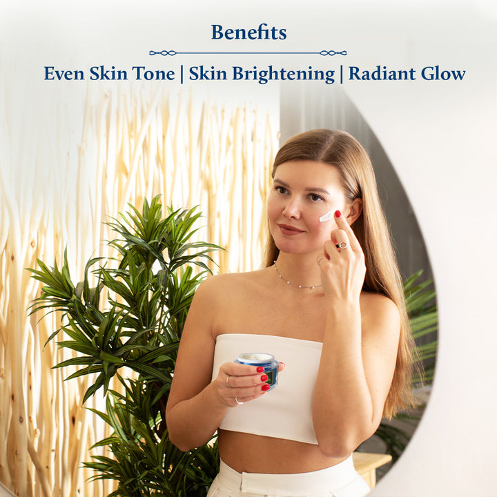 Shubhr Women's Grape Seed Vitamin C Oil Free Face Cream For Oily & Acne Prone Skin (19 herbs, 50g)